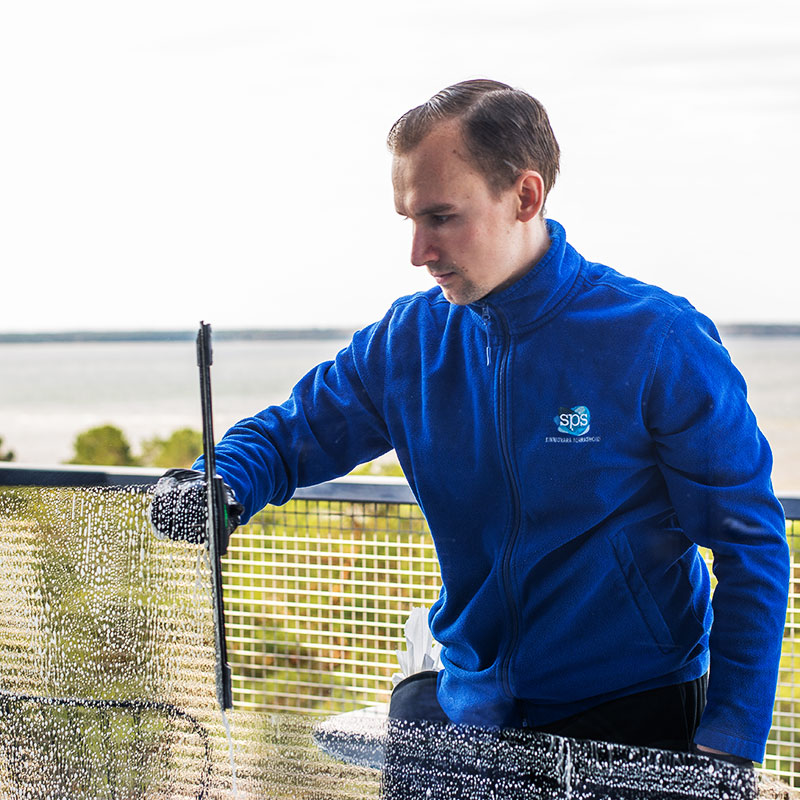 Korraline akende pesu hoiab vaate värske